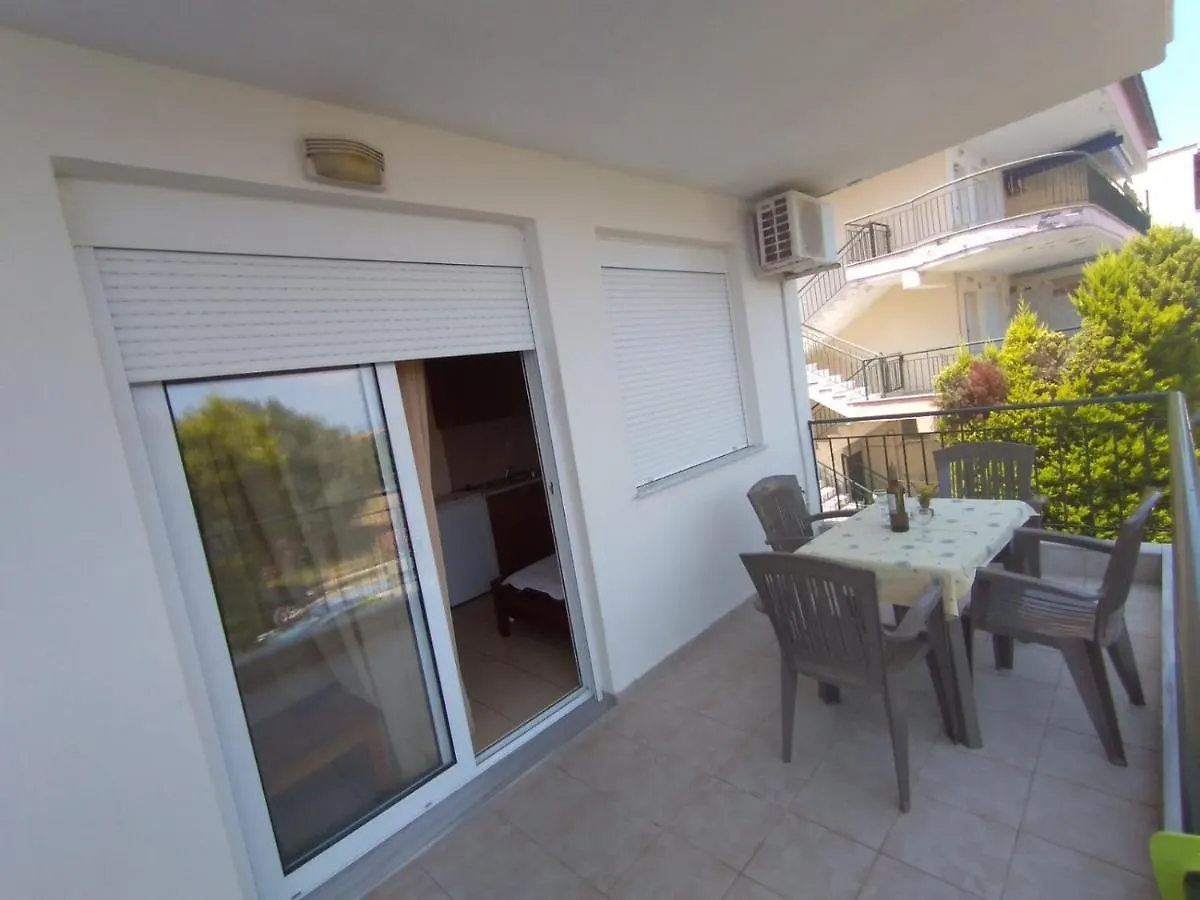 Apartments Gregory & George Hanioti Holiday home