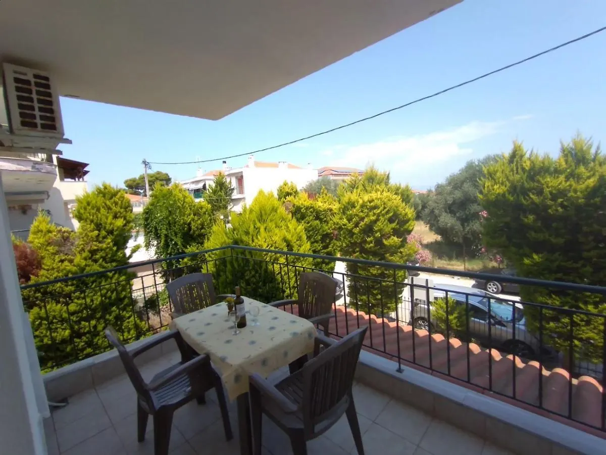 Holiday home Apartments Gregory & George Hanioti