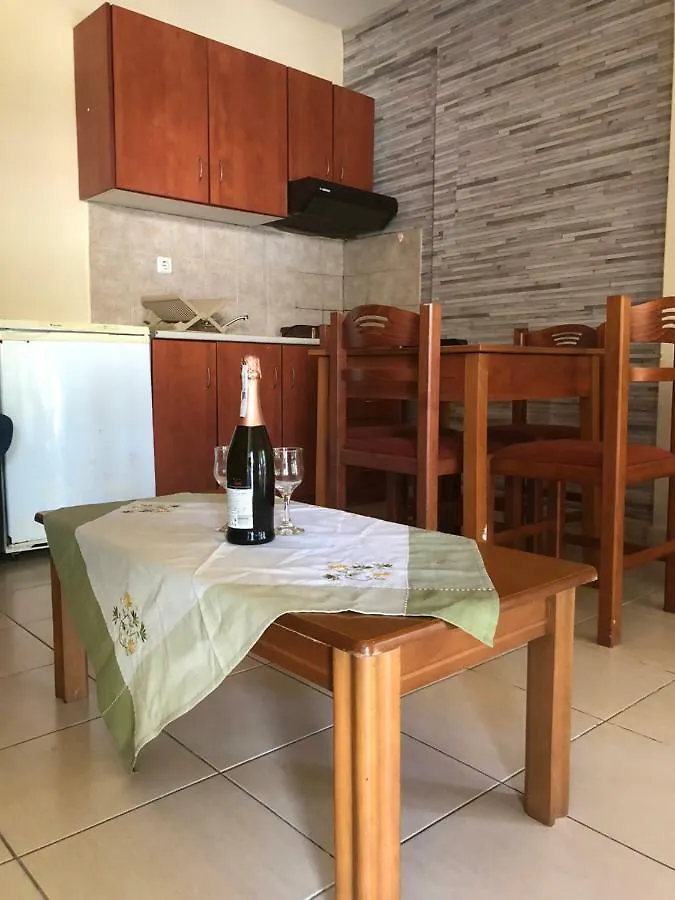 Holiday home Apartments Gregory & George Hanioti